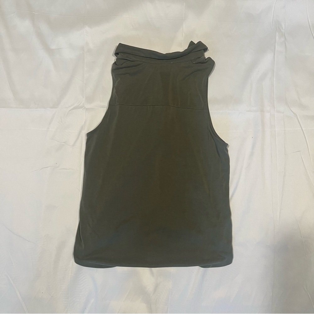 Green Envelope button-up tank top in size XL - Picture 6 of 6